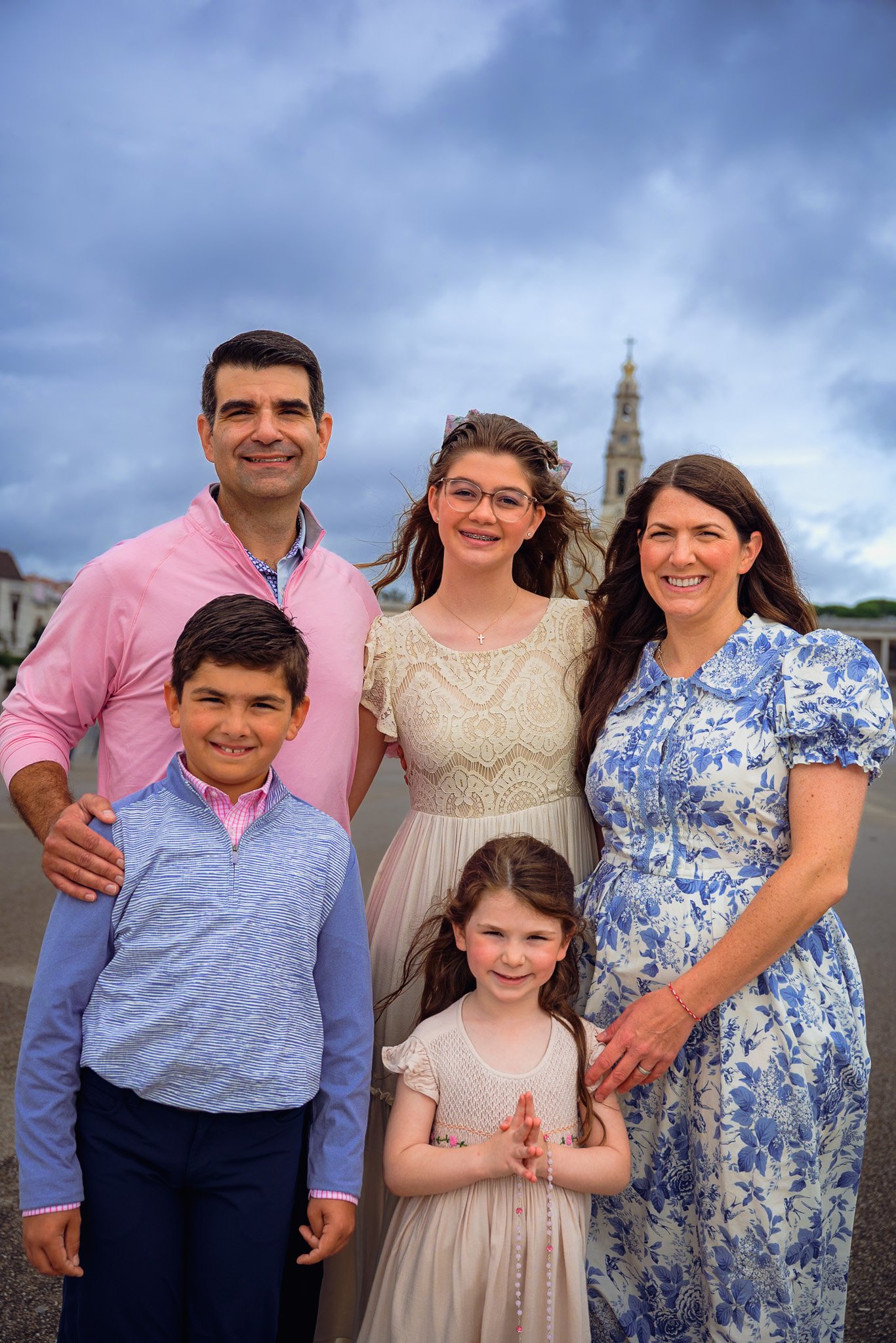 Family gathered with warmth and joy in Fátima